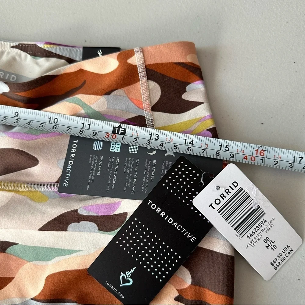 NWT Torrid Performance Core 9” Active Bike Short Camo & Black Floral 00